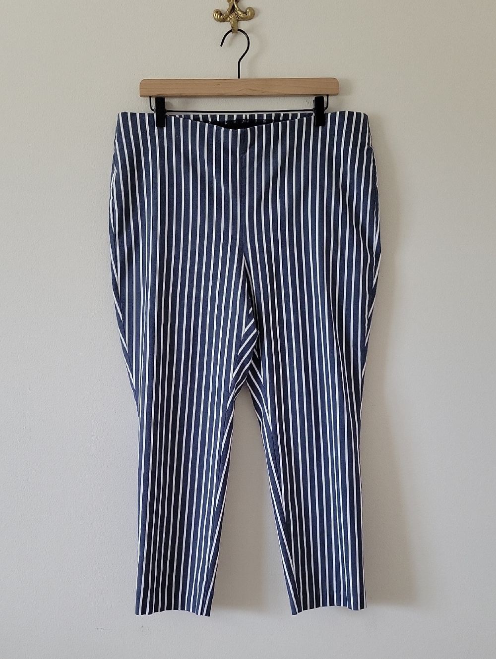 Chico's Blue White Juliet Striped Pull-on So Slimming Pants Size XLP